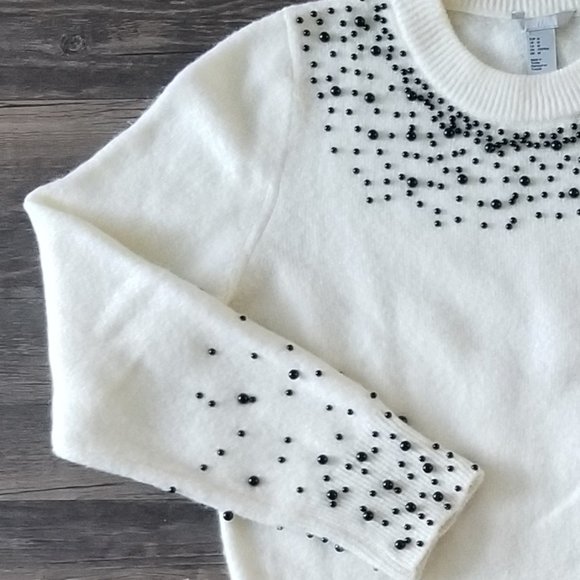 H&M Sweaters - 🛍POSH DROP 🛍Blk Studded Metal Beaded Sweater